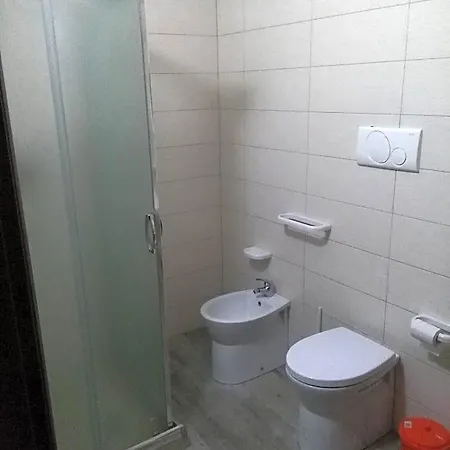 Alojamento de Acomodação e Pequeno-almoço Le 5 Volte 3*